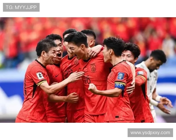 国足再度鏖战亚洲强敌全场奋勇拼搏终获关键胜利