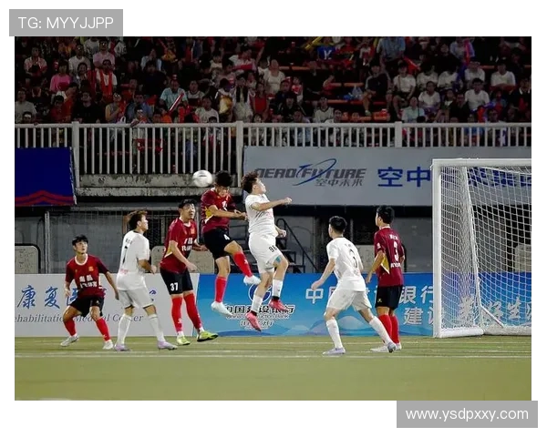 以利雅得新月强势登场激战焦点赛事全场氛围燃爆球迷热情